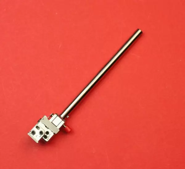 Nadelstange für Elna Cover , Overlock 704 DEX komplett # 39601962 , 396019-57