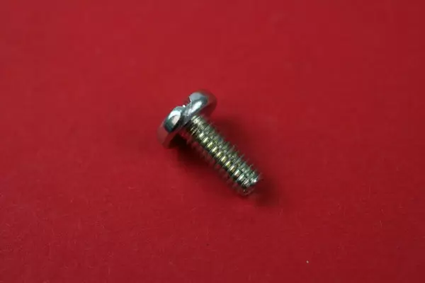 Schraube M4x12,4mm für Elna