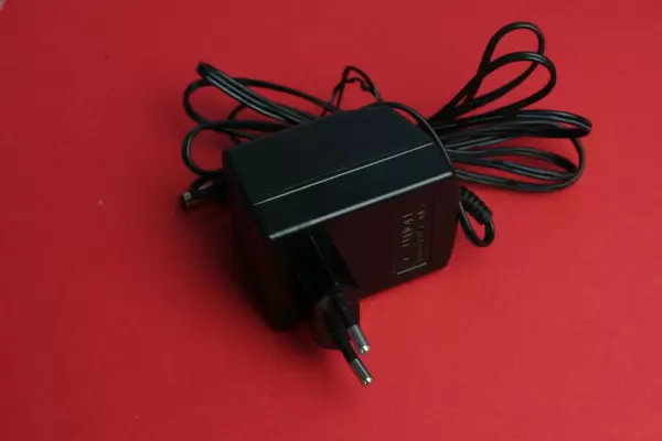 Netzstecker Netzteil für Elna Mini Nähmaschine