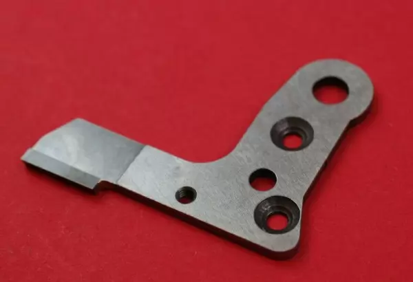 Untermesser 396010-10 für Elna und Pfaff Coverlock