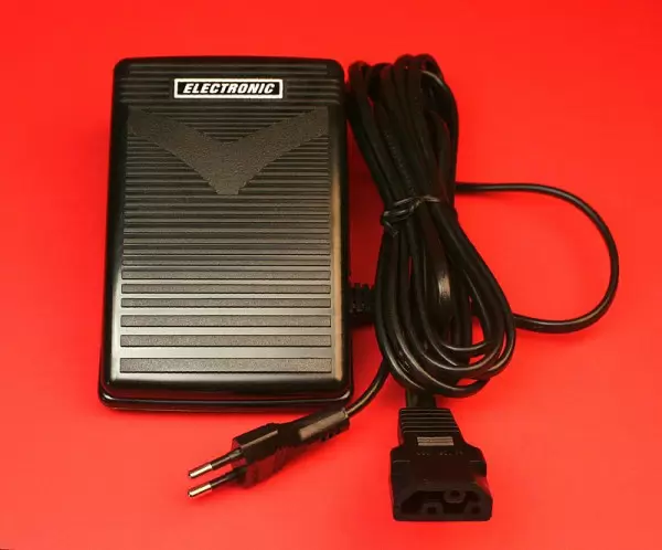 Fussanlasser Anlasser für Toyota Nähmaschine # 1921138-834