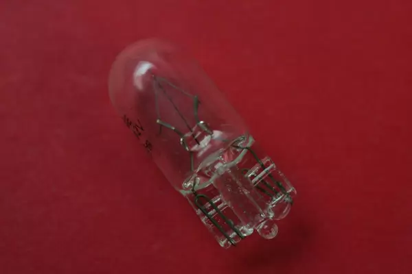 Glühlampe Elna 5000, 6000, 7000, 8000, 9000 Club und Diva 12 Volt / 3 Watt